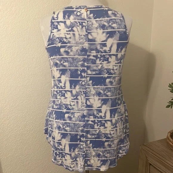 LIVI tank with detail - Picture 3 of 4